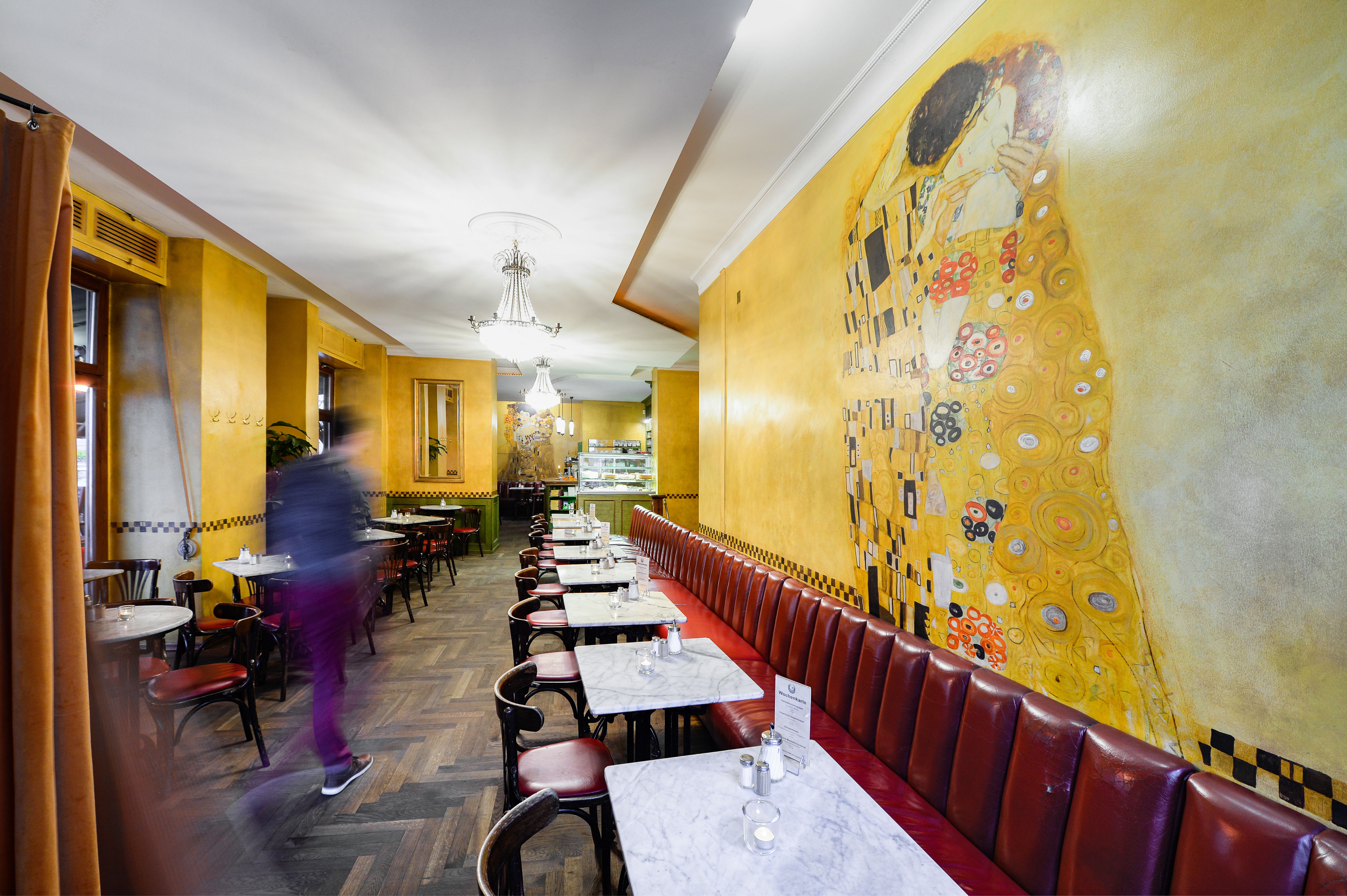 Verkauf wegen Insolvenz: Traditionreiches Berliner Kaffeehaus mit Konditorei, Back- und Onlineshop